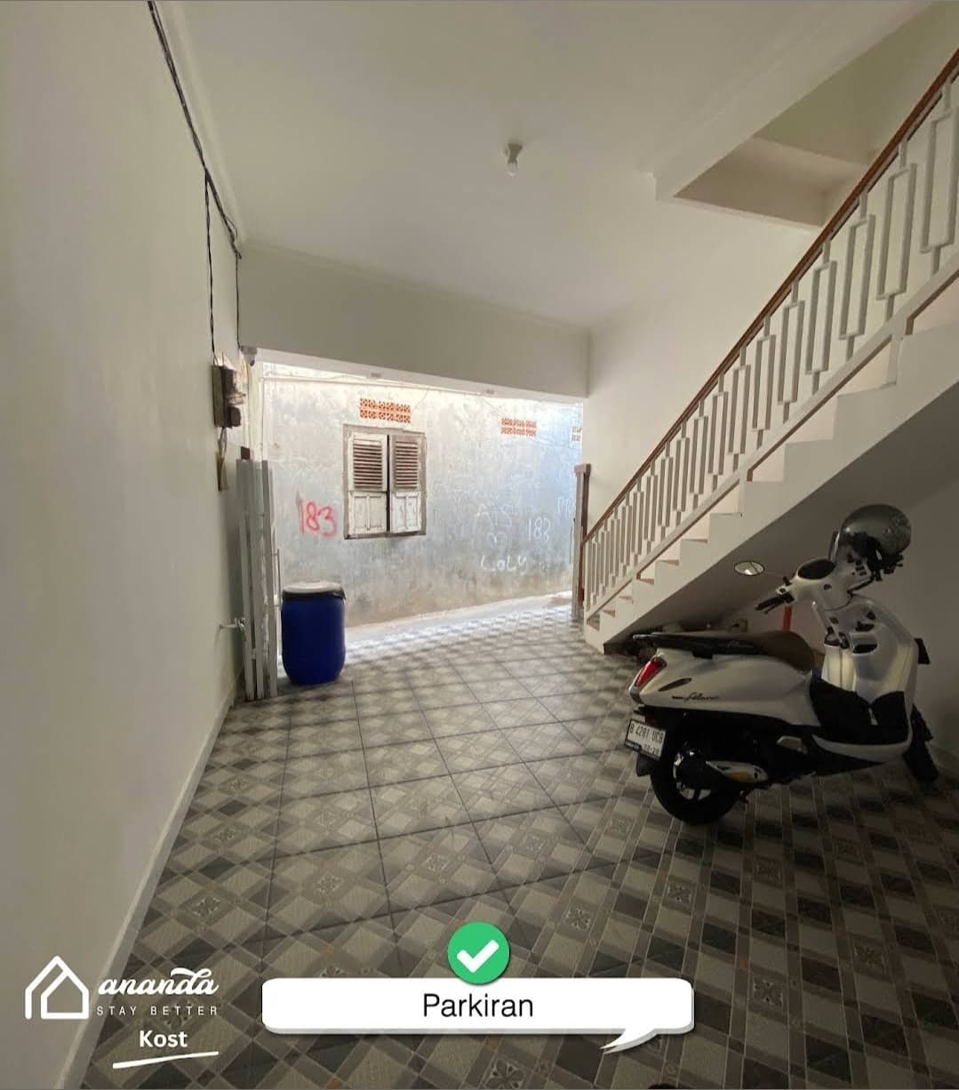 Foto Kost Ananda area parkir